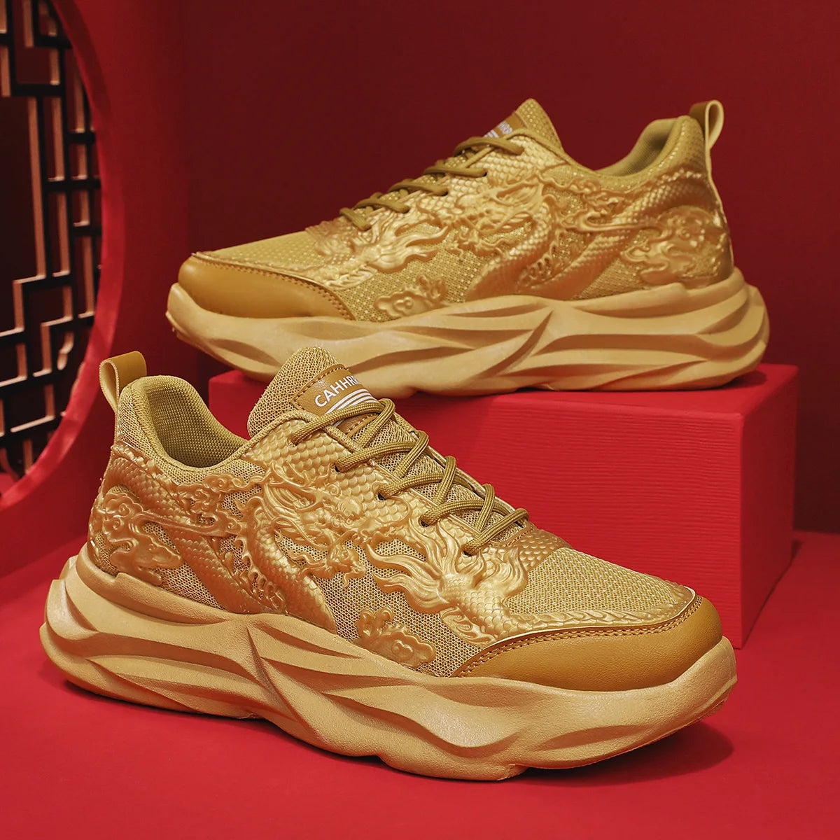 Dragon Pattern Carving Fashion Men's Sneakers