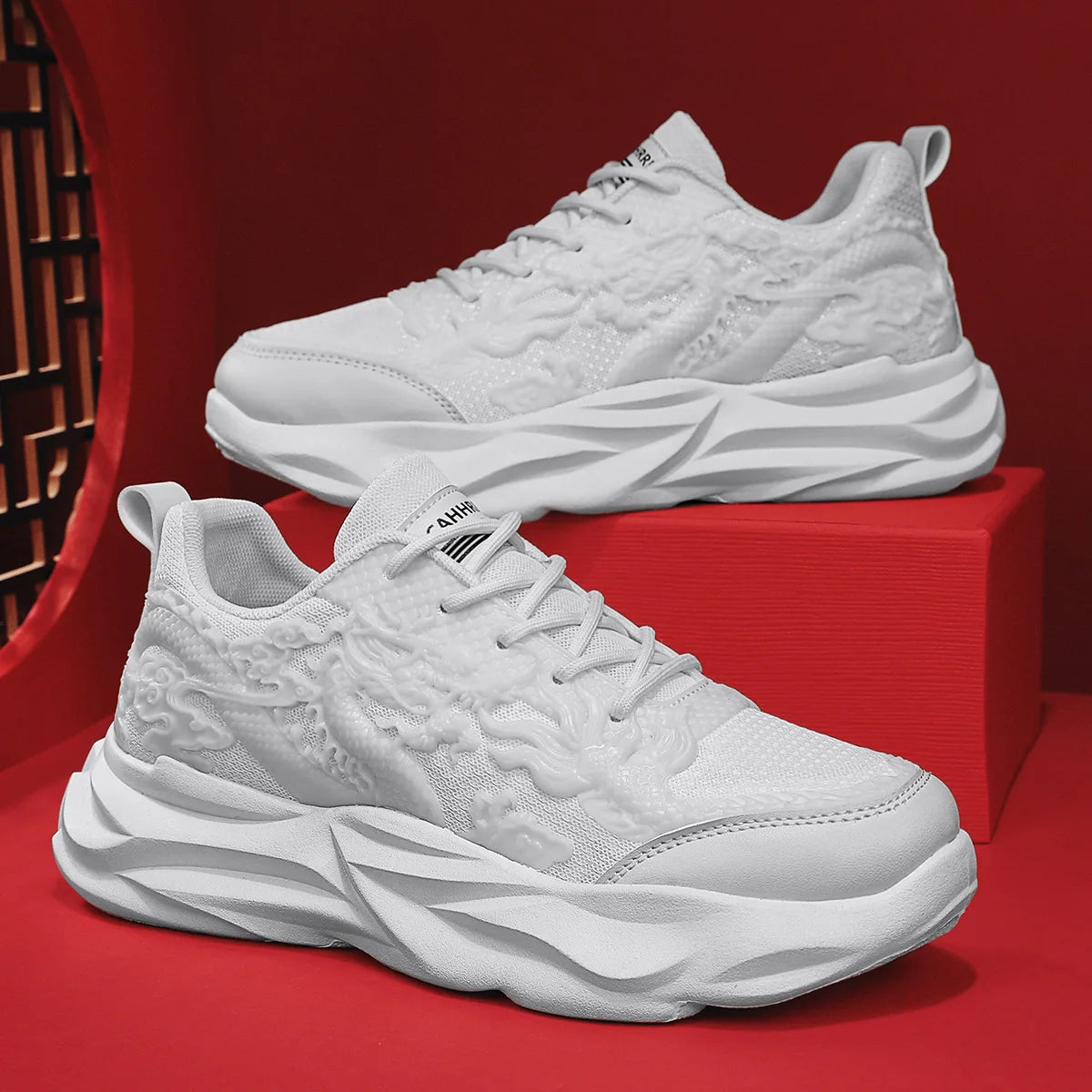 Dragon Pattern Carving Fashion Men's Sneakers